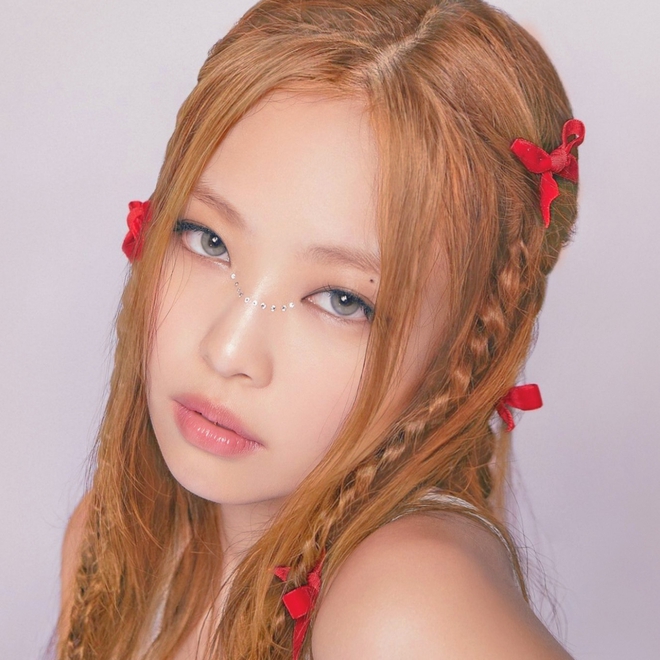 Sao Hàn mê mệt kiểu makeup đính đá: Jennie tối giản vẫn xinh, Nayeon ngọt ngào muốn "xỉu" - Ảnh 4.
