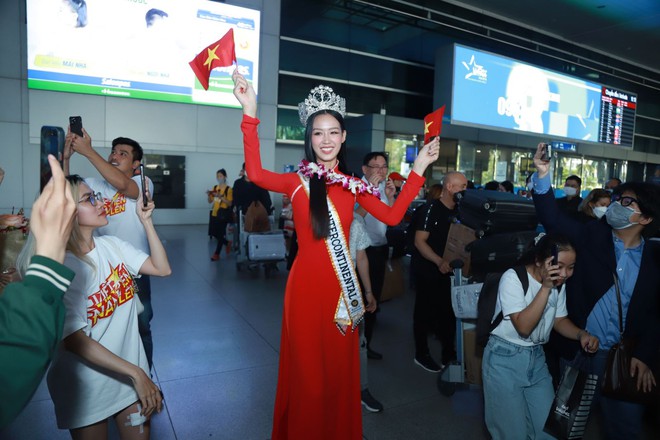 Mỹ nh&acirc;n Việt đăng quang c&aacute;c cuộc thi Hoa hậu quốc tế: Người l&ecirc;n sao hạng A, người bị l&atilde;ng qu&ecirc;n - Ảnh 12.