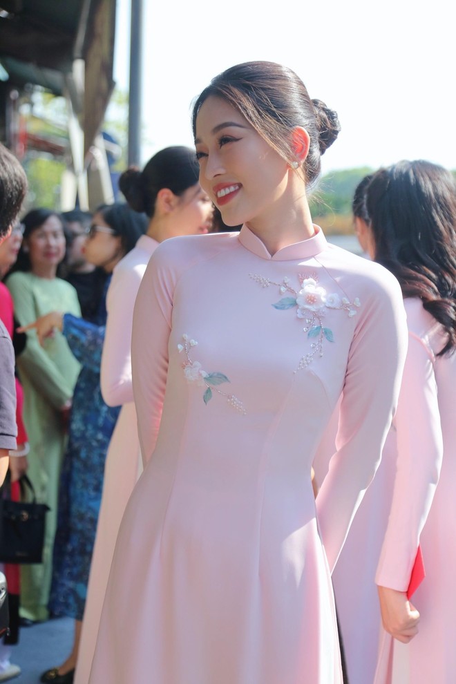 Dàn Hoa hậu, Á hậu bê tráp trong lễ ăn hỏi Đỗ Mỹ Linh - Ảnh 7.