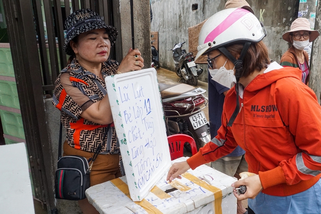 Nữ sinh bị lũ cuốn tử vong sau khi cứu em 5 tuổi đặt lên tấm ván - Ảnh 2.