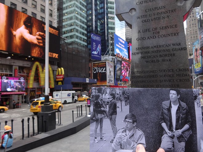 Bộ ảnh th&uacute; vị ghi lại khung cảnh ngo&agrave;i đời từng xuất hiện trong những bộ phim kinh điển - Ảnh 14.