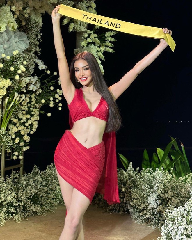 Thân hình đồng hồ cát của Hoa hậu Hòa bình Thái Lan - Ảnh 1.