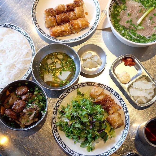 Loạt quán ăn Việt cực đông khách tại Hàn Quốc, có nơi từng xuất hiện trong những bộ phim đình đám - Ảnh 2.