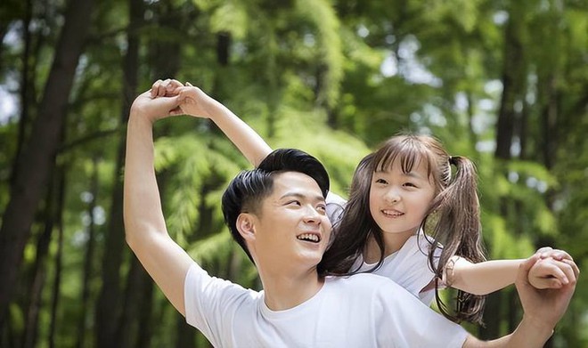 Người cha l&agrave;m được 4 điều n&agrave;y, đảm bảo nu&ocirc;i con th&agrave;nh c&ocirc;ng ngo&agrave;i mong đợi - Ảnh 1.