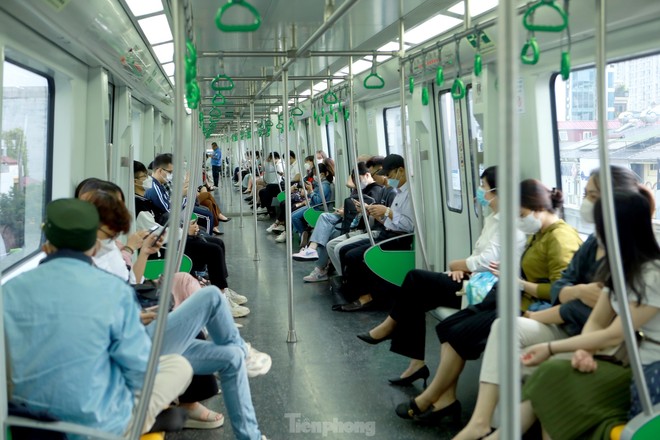 Hơn 32.000 lượt khách đi tàu điện Cát Linh - Hà Đông mỗi ngày - Ảnh 11.