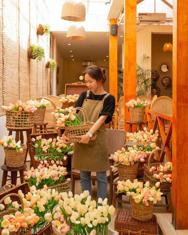 Water shops with gardens filled with flower scents to score points with women on the occasion of October 20 - Photo 15.
