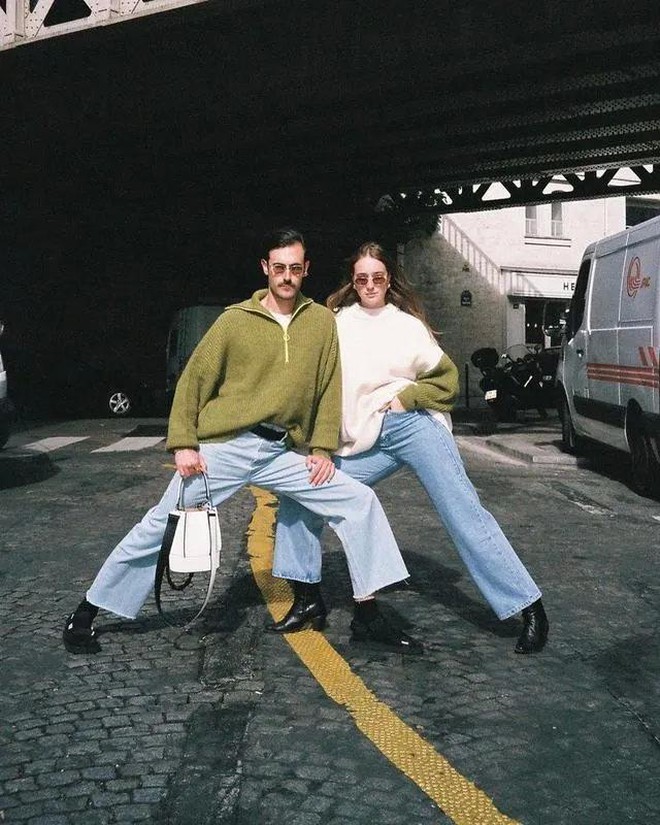 Cặp nhiếp ảnh gia Pháp truyền cảm hứng tình yêu với phong cách chụp đồ đôi - Ảnh 2.