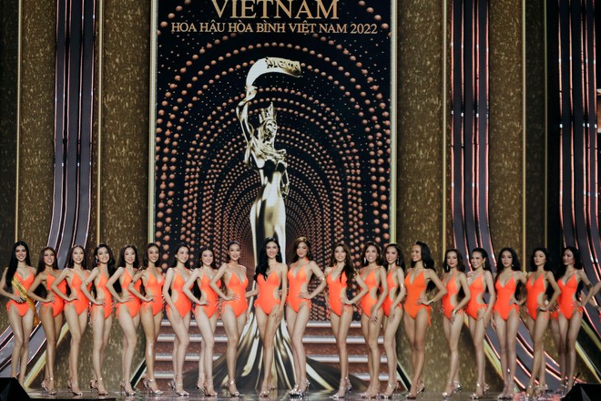 20 th&iacute; sinh Hoa hậu H&ograve;a b&igrave;nh Việt Nam diễn &aacute;o tắm - Ảnh 1.