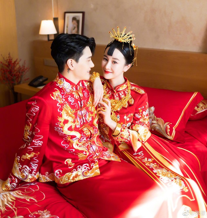 Mỹ nhân Thiên long bát bộ đeo vàng nặng trĩu trong lễ cưới - Ảnh 3.