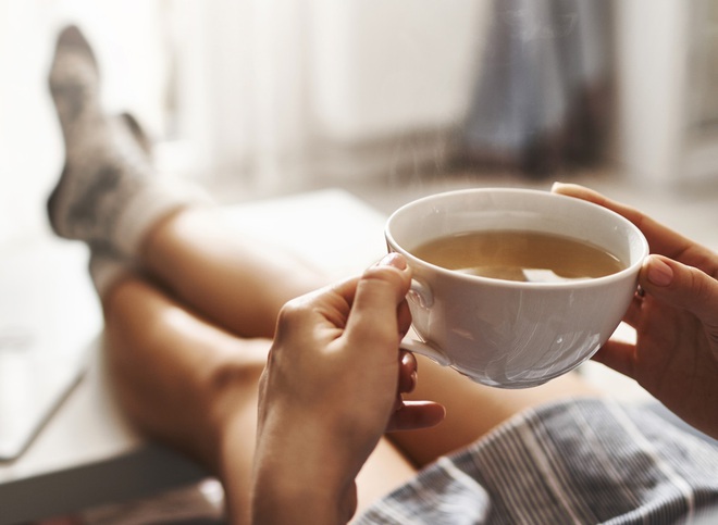 4 lợi ích không thể xem thường của việc uống trà xanh mỗi ngày - Ảnh 2.