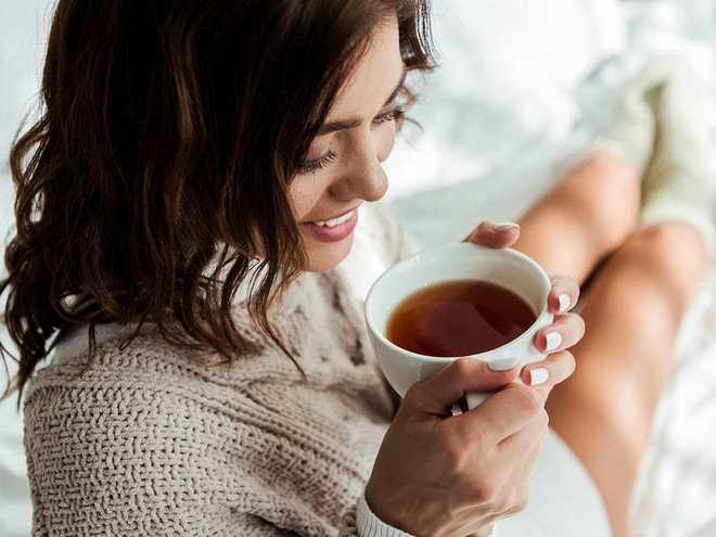 4 lợi ích không thể xem thường của việc uống trà xanh mỗi ngày - Ảnh 1.