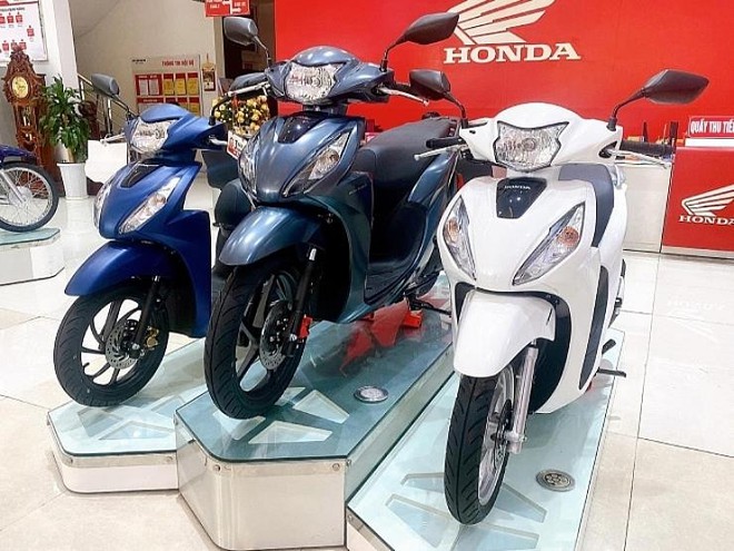 Honda Vision: Bạn đã từng nghe nói về Honda Vision chưa? Đây là dòng xe tay ga được nhiều người ưa thích với thiết kế thời trang và tiện ích. Cùng xem ảnh về chiếc xe này để hiểu rõ hơn về những tính năng tiện dụng mà nó mang lại.