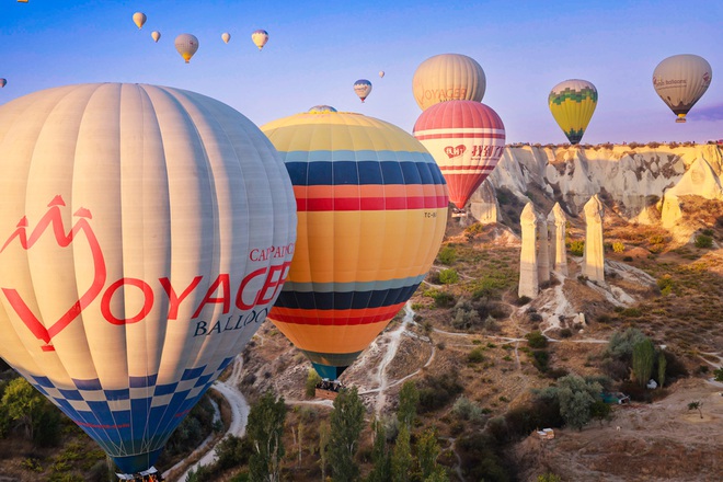 Bay khinh khí cầu trên những kỳ quan ở Cappadocia - Ảnh 12.