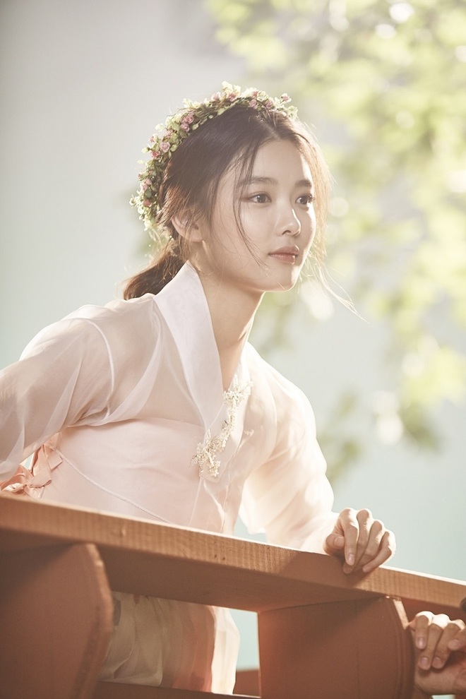 Dàn mỹ nhân Cô Gái Thế Kỷ 20: Han Hyo Joo quyến rũ, Kim Yoo Jung đúng chuẩn nữ thần - Ảnh 3.