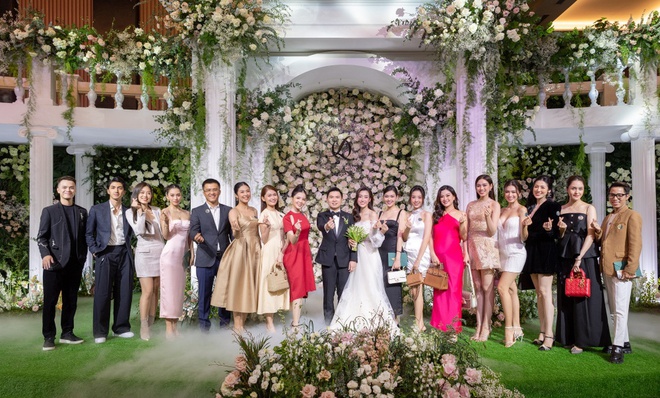 Toàn cảnh hôn lễ Hoa hậu Đỗ Mỹ Linh và chồng doanh nhân: Dàn mỹ nhân đổ bộ, Lương Thuỳ Linh bắt được hoa cưới - Ảnh 21.