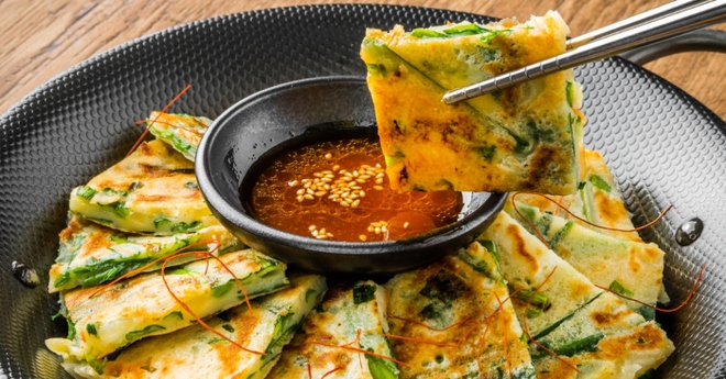 Rán trứng đừng cho hành lá mà thay bằng…