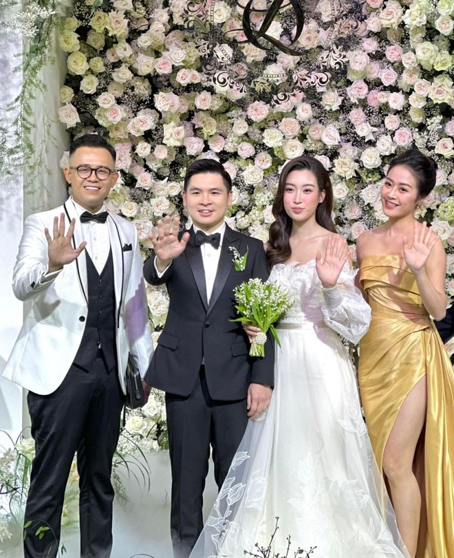 5 điều đặc biệt trong h&ocirc;n lễ Đỗ Mỹ Linh: Bầu Hiển nhảy c&ugrave;ng c&aacute;c con, c&ocirc; d&acirc;u c&oacute; 1 chi tiết cực tinh tế - Ảnh 7.