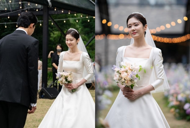 2022 đ&uacute;ng l&agrave; m&ugrave;a cưới Kbiz: BinJin - Park Shin Hye mời cả đo&agrave;n si&ecirc;u sao, Gong Hyo Jin độc lạ bất ngờ - Ảnh 11.