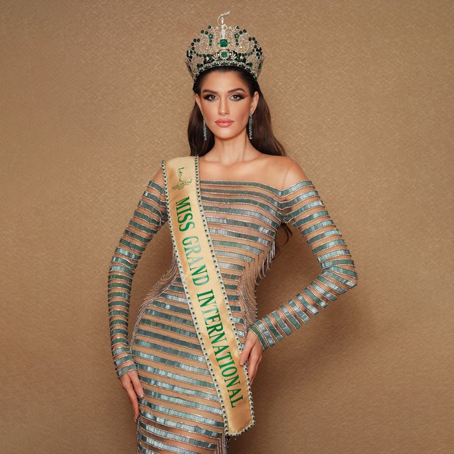 Học vấn khủng của tân Miss Grand International 2022: Là Thạc sĩ Tài chính, thông thạo 4 ngôn ngữ - Ảnh 2.