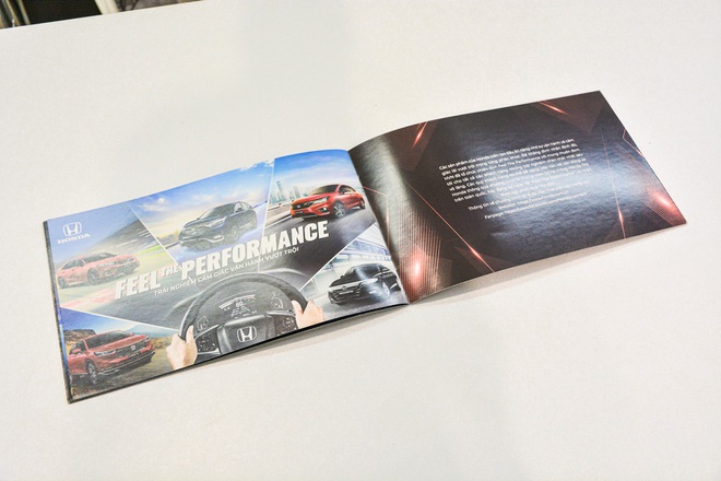 Catalogue của c&aacute;c h&atilde;ng xe tại VMS 2022: Kh&ocirc;ng phải h&atilde;ng n&agrave;o cũng đầu tư chỉn chu - Ảnh 6.