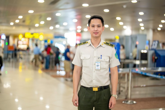 Cầm nhầm đồng hồ tại khay soi chiếu an ninh ở Nội Bài, bay vào Tân Sơn Nhất vẫn không thoát - Ảnh 11.