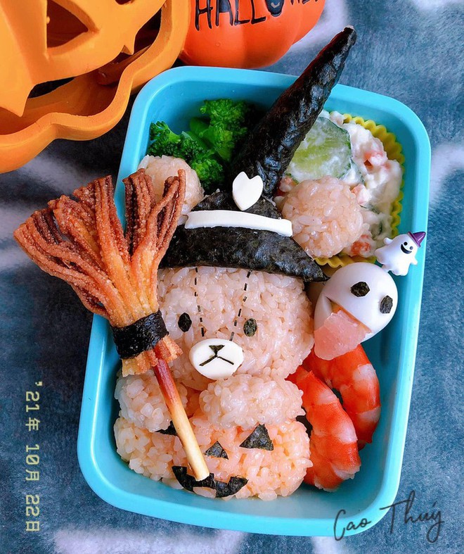 Học mẹ đảm làm cơm bento vui nhộn mùa Halloween cho con - Ảnh 9.