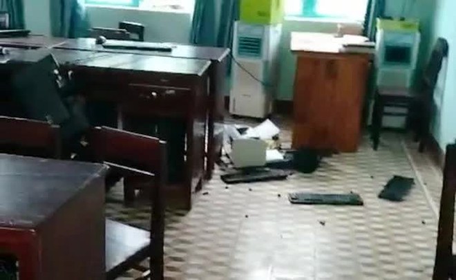 Nh&oacute;m học sinh đột nhập v&agrave;o trường ph&aacute; t&agrave;i sản, g&acirc;y thiệt hại h&agrave;ng trăm triệu đồng - Ảnh 3.