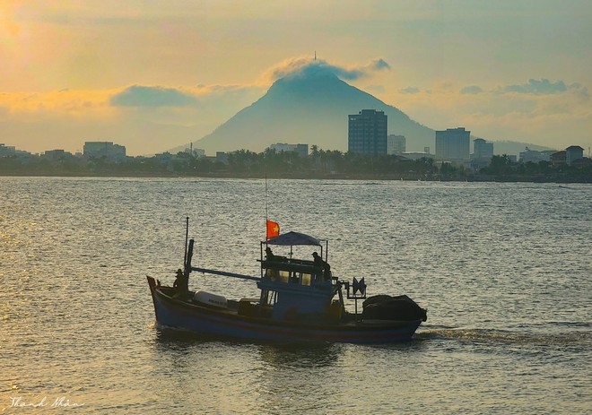 Nhiếp ảnh gia phát hiện ngọn núi tại Phú Yên cực giống ngọn núi sau trường nổi tiếng trong truyện Doraemon - Ảnh 5.