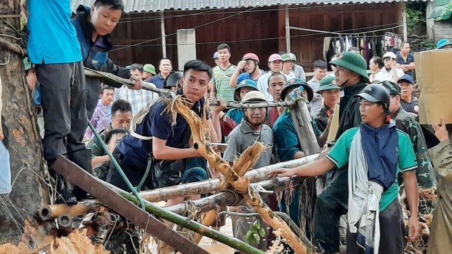 Lũ quét ở Kỳ Sơn, Nghệ An: Giáo viên trắng tay vì lũ, học trò mất chốn nương thân - Ảnh 17.