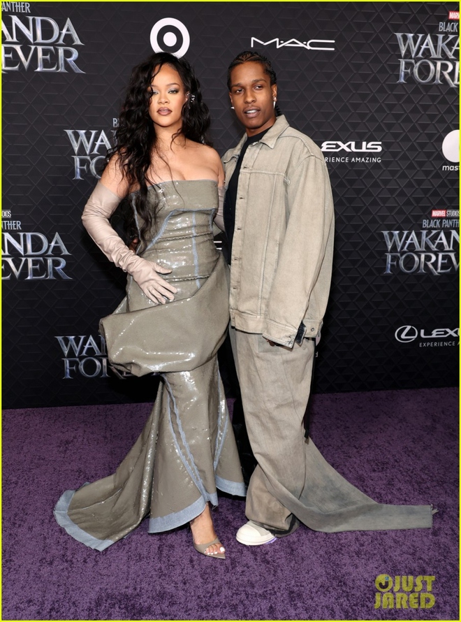 Rihanna lên đồ gợi cảm dự sự kiện cùng bạn trai rapper - Ảnh 1.