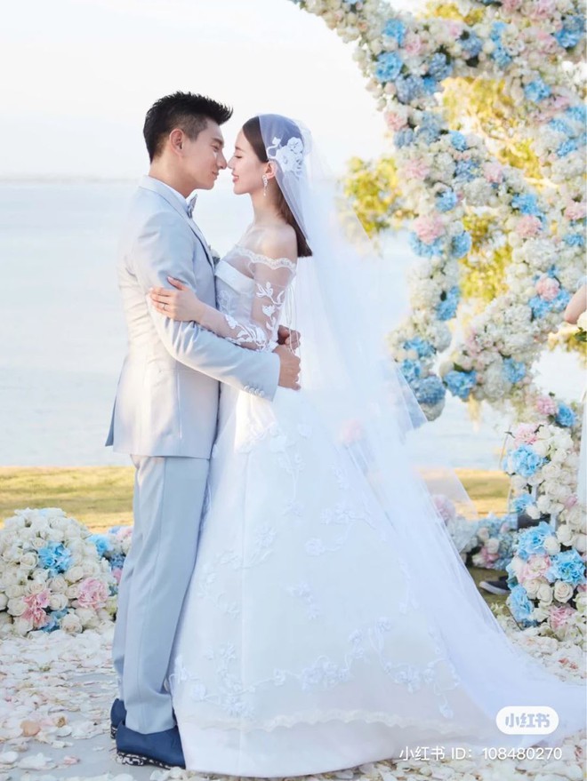 Lưu Thi Thi sau loạt tin đồn ly h&ocirc;n Ng&ocirc; Kỳ Long: Rũ bỏ h&igrave;nh tượng n&agrave;ng thơ, nhan sắc thăng hạng &lsquo;ch&oacute;ng mặt&rsquo; - Ảnh 1.