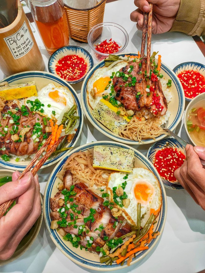 Lượn quanh Hà Nội, thưởng thức 1001 món ăn đặc sản từ các tỉnh thành Việt Nam - Ảnh 17.