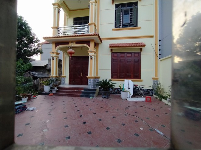 Vụ 3 con đốt nh&agrave; mẹ đẻ qua lời kể h&agrave;ng x&oacute;m: L&agrave;ng t&ocirc;i chưa bao giờ xảy ra sự việc đau l&ograve;ng đến thế - Ảnh 1.