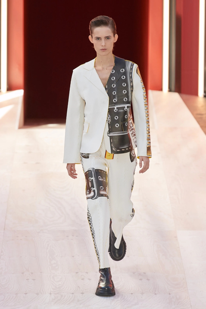 00007-louis-vuitton-spring-2023-ready-to-wear-credit-gorunway-16649659609831809604998.jpg