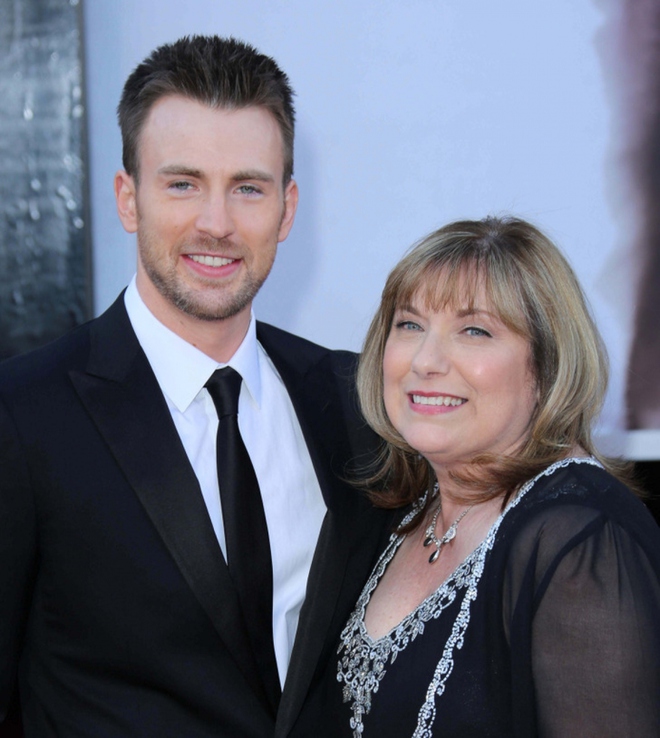 Mối quan hệ đặc biệt của Chris Evans với mẹ - Ảnh 3.