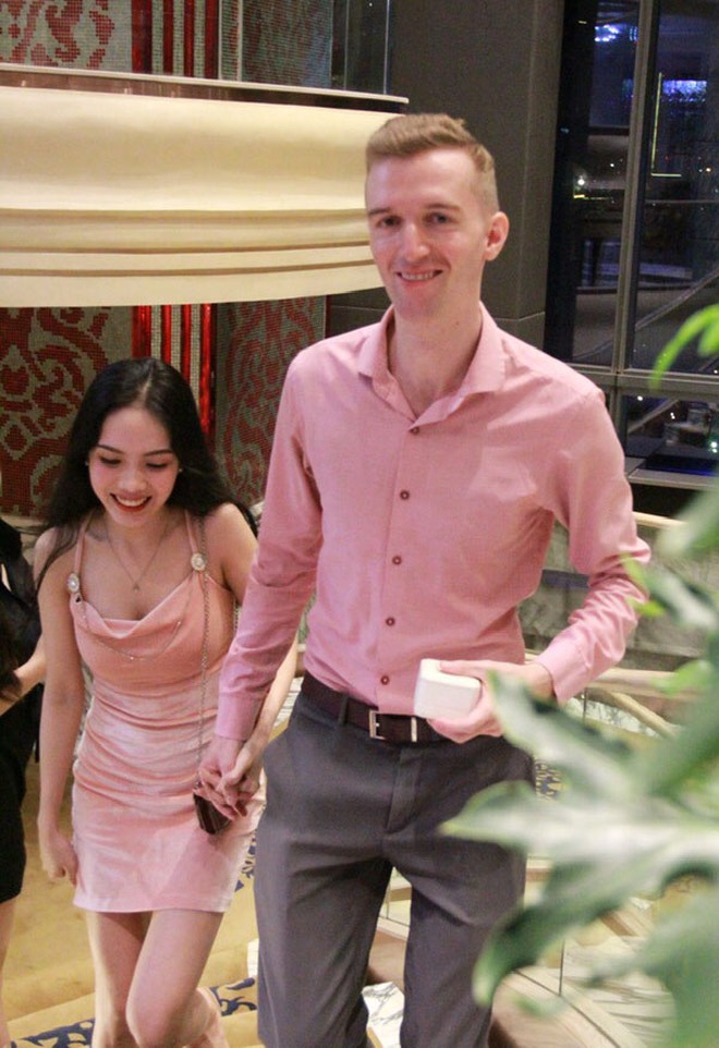 Đăng ảnh "sống ảo", cô gái Việt khiến chàng trai Thụy Sĩ quyết cưới làm vợ - Ảnh 4.