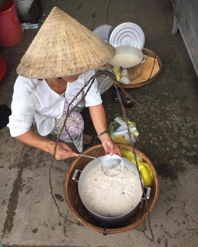 Bánh canh mặn nước cốt dừa - món ăn lạ miệng mang hồn quê miền Tây - Ảnh 6.