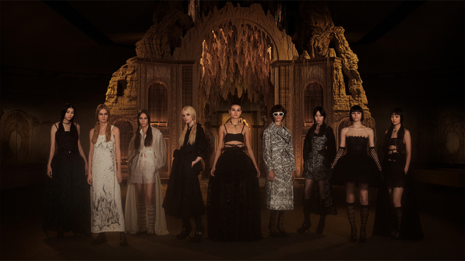 Loạt show thời trang nổi bật tại Fashion Week 2022 - Ảnh 3.