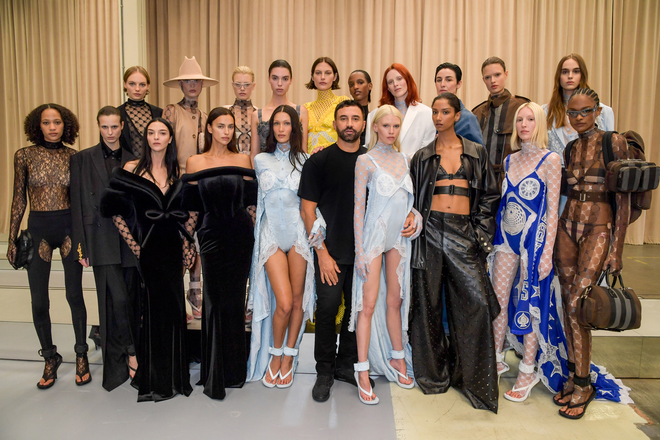 Loạt show thời trang nổi bật tại Fashion Week 2022 - Ảnh 18.