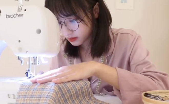 Cuộc sống của cô nàng độc thân thu hút người trẻ - Ảnh 5. Cuộc sống của cô nàng độc thân thu hút người trẻ - Ảnh 5.