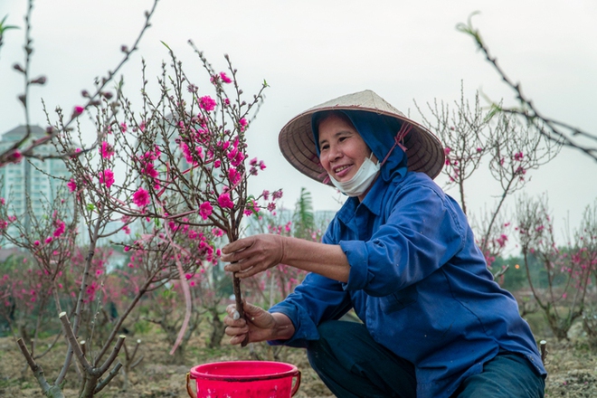 Khám phá hồ rộng bậc nhất và nhiều cung đường sống ảo của Thủ đô - Ảnh 6.