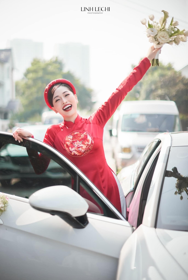 Xu hướng &aacute;o d&agrave;i ăn hỏi của sao Việt: C&agrave;ng đơn giản c&agrave;ng đẹp thanh tao - Ảnh 1.
