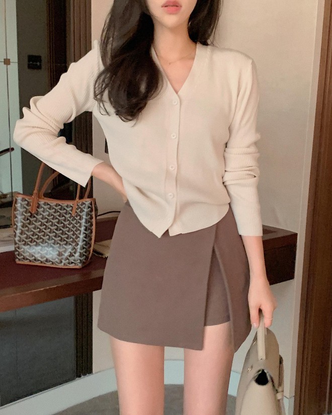 5 c&aacute;ch diện cardigan đầu thu t&ocirc;n d&aacute;ng như phụ nữ H&agrave;n - Ảnh 8.