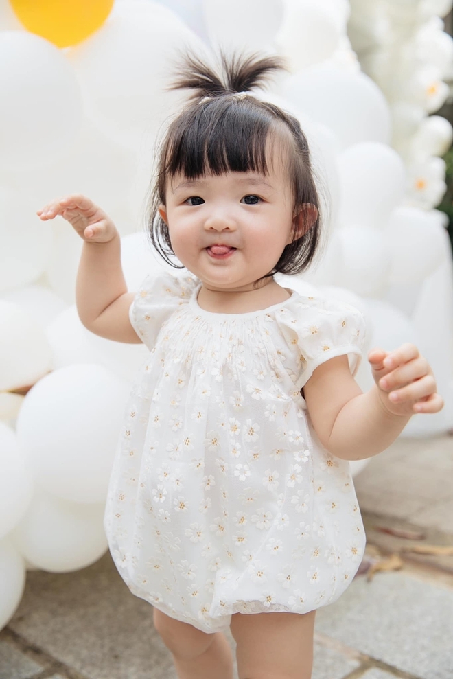 Vẻ ngoài đáng yêu và thành tích mới của nhóc tỳ Việt từng có bức ảnh sơ sinh đạt 1,5 triệu tương tác - Ảnh 3.