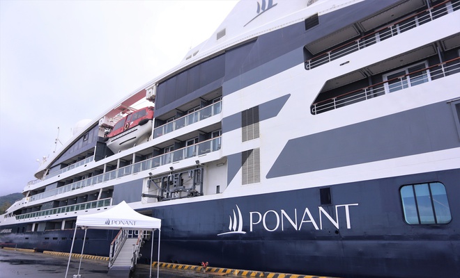 Siêu du thuyền 5 sao chở 200 khách đại gia đến Đà Nẵng - Ảnh 2.