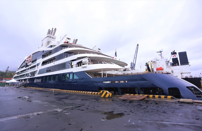 Siêu du thuyền 5 sao chở 200 khách đại gia đến Đà Nẵng - Ảnh 1.
