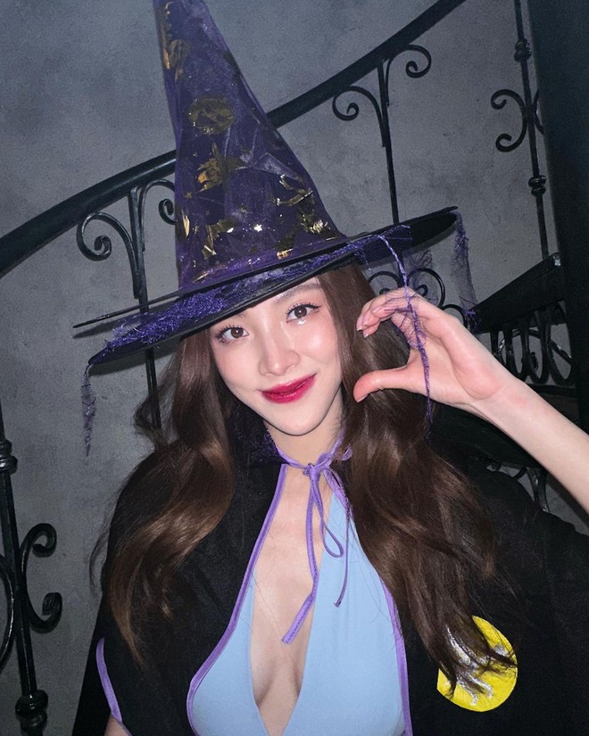 Bỏng mắt màn hóa trang phù thủy của nữ thần Baifern Pimchanok đêm Halloween - Ảnh 2.