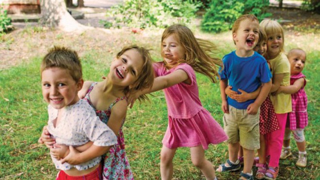 4 c&aacute;ch gi&aacute;o dục con th&uacute; vị của cha mẹ Thụy Điển - Ảnh 2.
