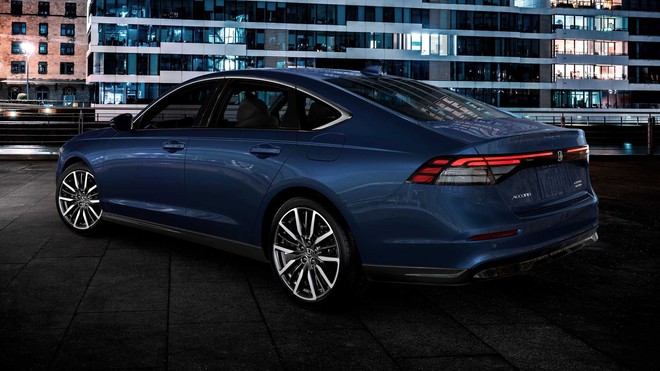 Honda Accord đời mới ch&iacute;nh thức ch&agrave;o s&acirc;n: Th&ecirc;m bản sao của Civic - Ảnh 2.