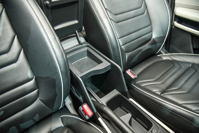 Chi tiết Kia Carens bản chiến lược gi&aacute; 699 triệu đồng: Co k&eacute;o trang bị để c&oacute; gi&aacute; cạnh tranh Veloz, Xpander - Ảnh 18.